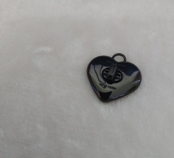 Coach Metal Black Heart Bag Charm Or Pendant - Picture 3 of 7
